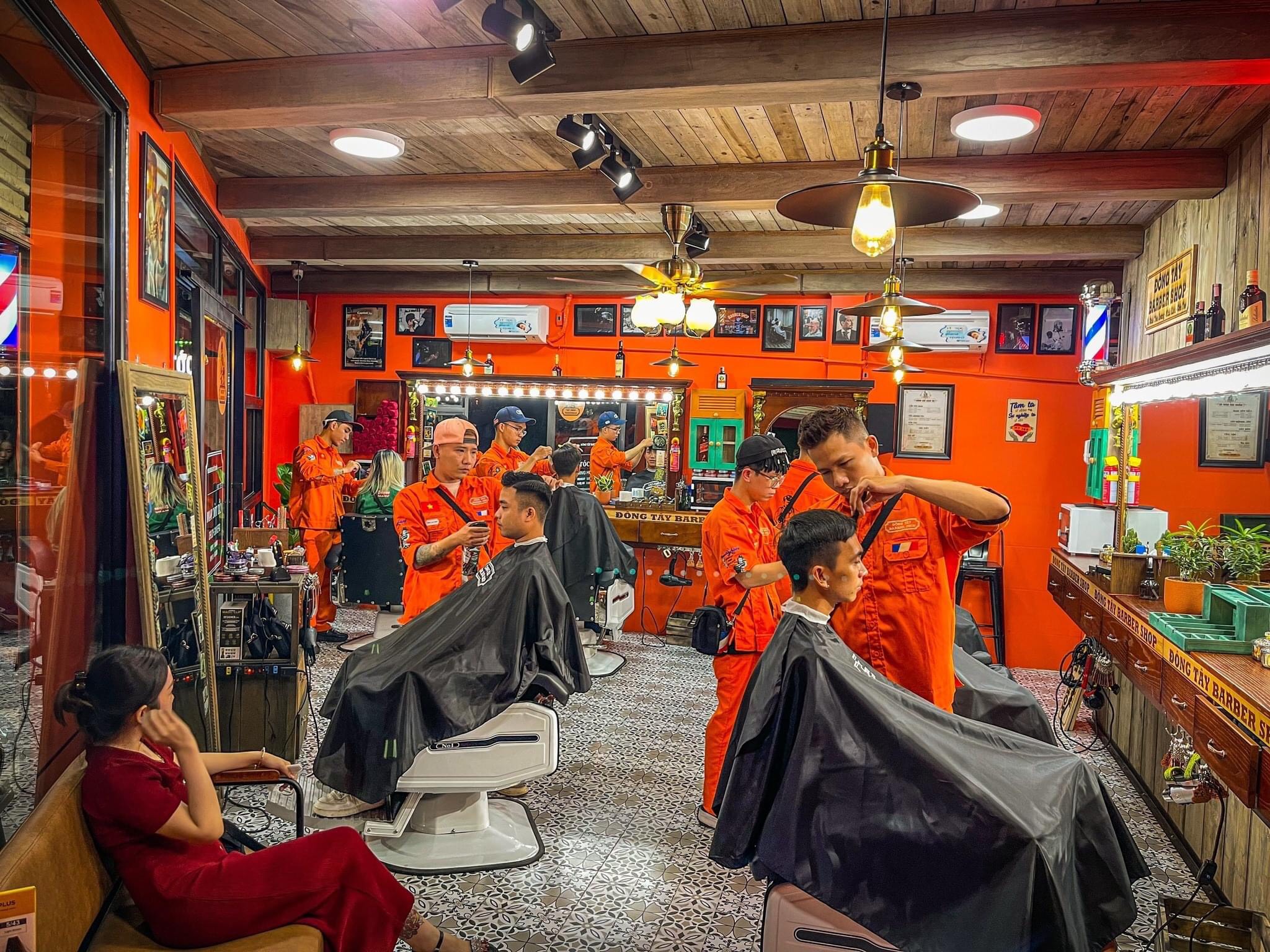 Đông Tây Barbershop